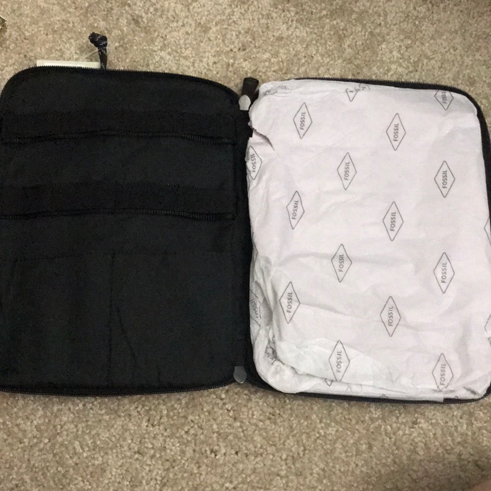 Fossil Tech Organizer - Picture 4 of 8
